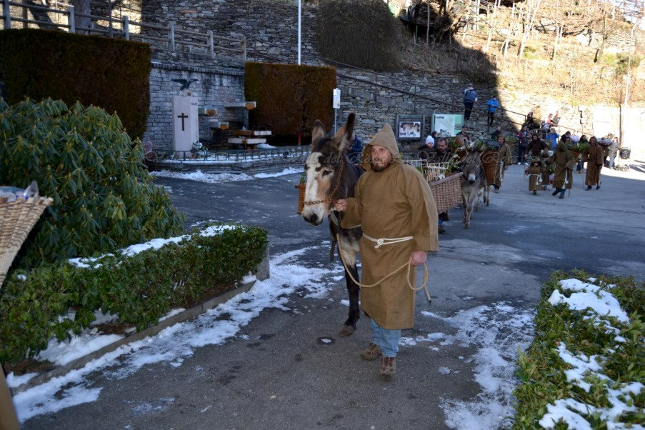 12 Calasca   Frati E Fratini