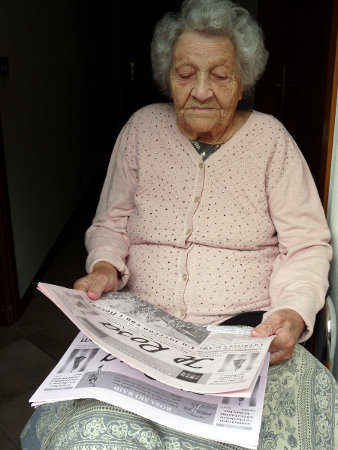 Maria Ricci, con il roseo giornale