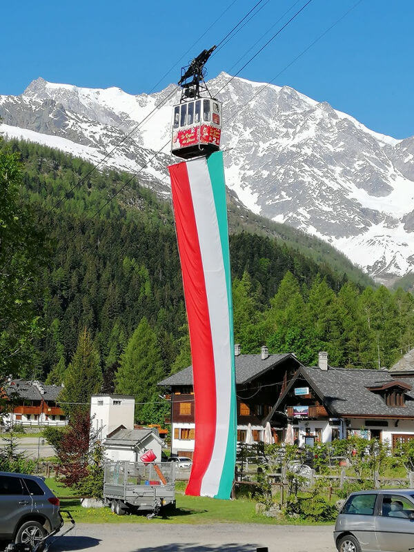 Alpini Grandiosa Manifestazione Ai Piedi Del Rosa