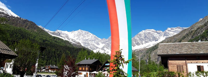 Alpini Grandiosa Manifestazione Ai Piedi Del Rosa
