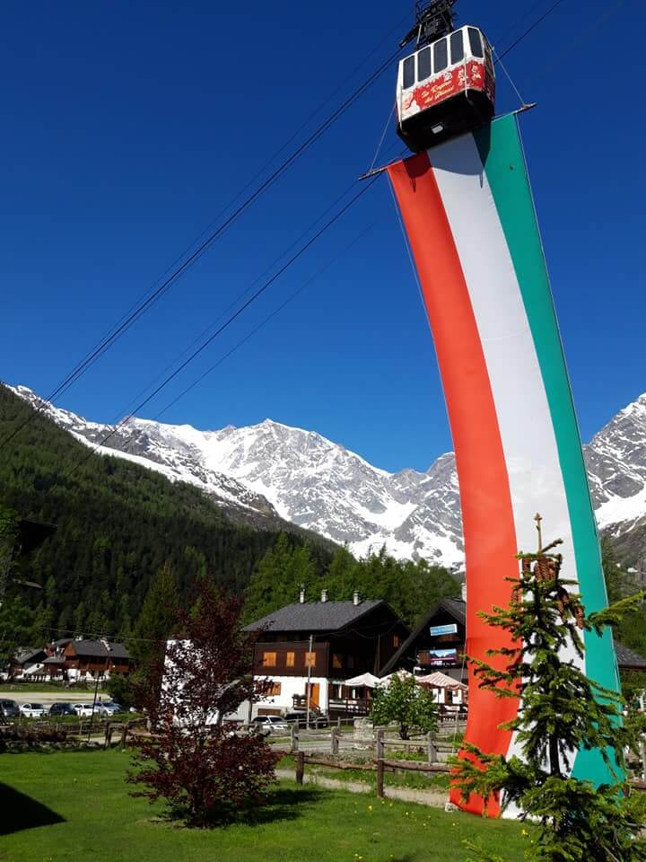 Alpini Grandiosa Manifestazione Ai Piedi Del Rosa