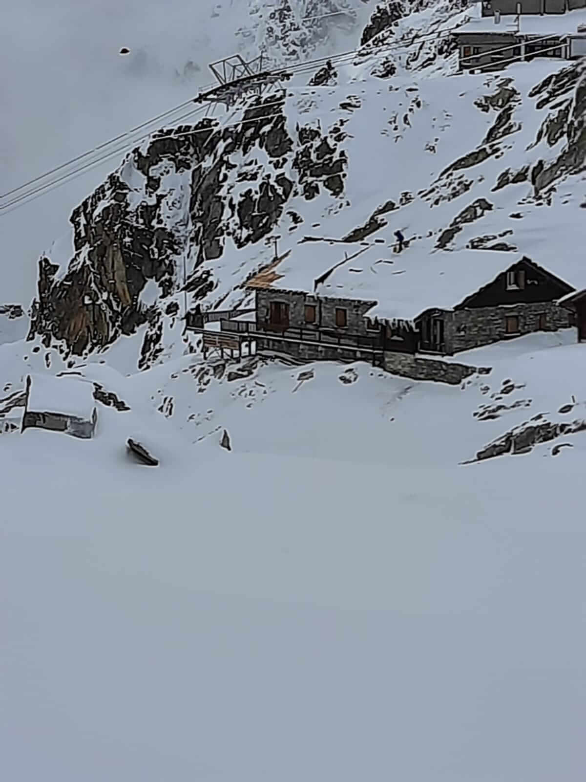 Rifugio Oberto Maroli Danneggiato Gravemente