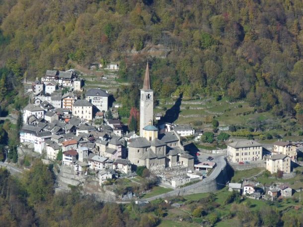 Chiude un altro negozio a Calasca-Castiglione