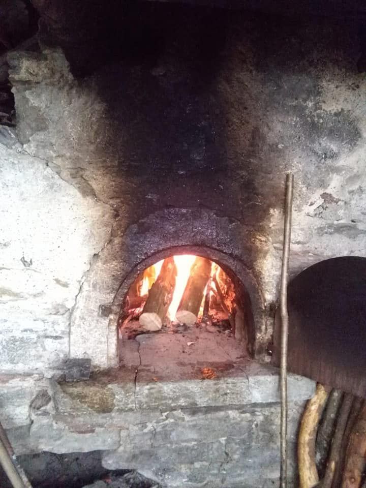 Pane nero al forno di Under Tannu