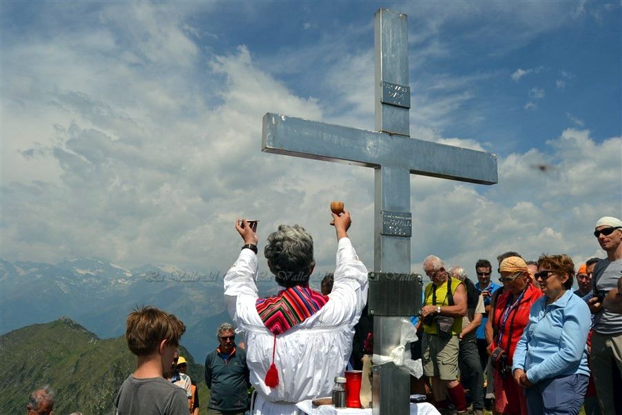 In vetta al Monte Capezzone con don Gaudenzio Martini